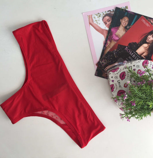 Imagen de Victoria's Secret  Panty Cheeky Rojo Satín Corazón S